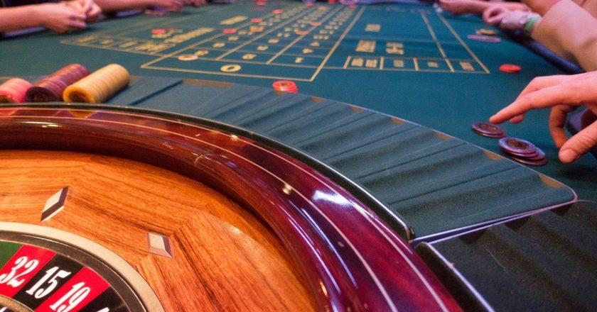 Online Casinos Vs. Land-Based Casinos